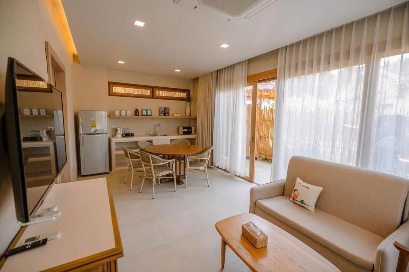 Le La Lake Resort And Spa Kaeng Kachan Zimmer foto