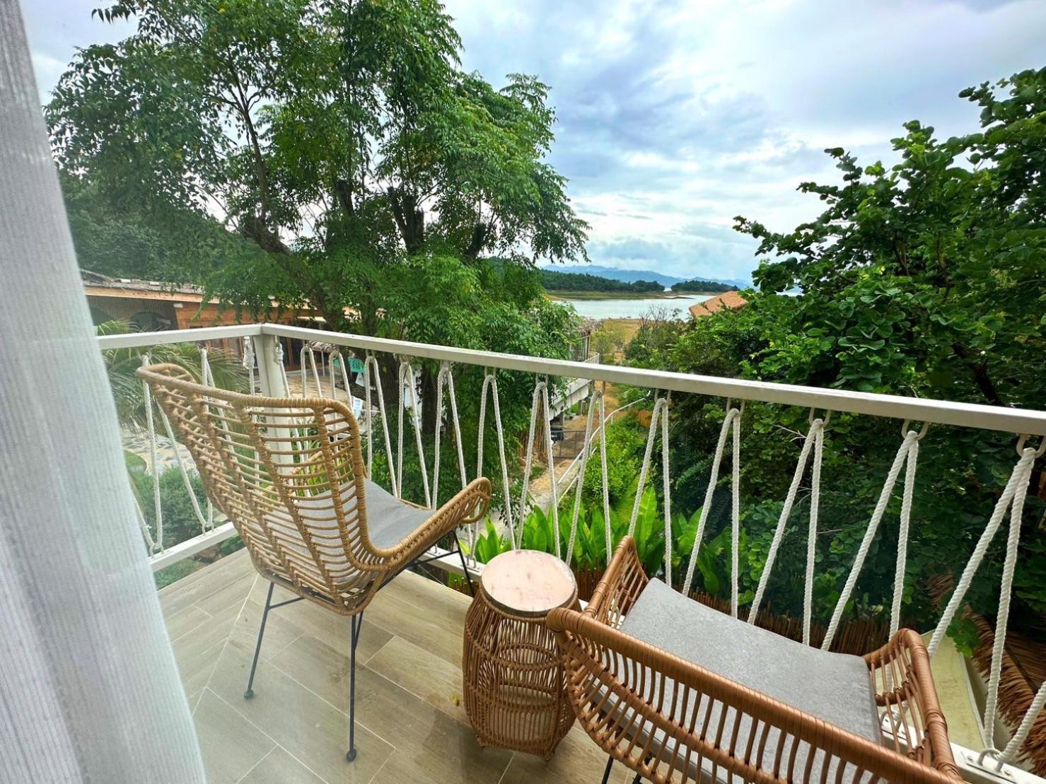 Le La Lake Resort And Spa Kaeng Kachan Zimmer foto