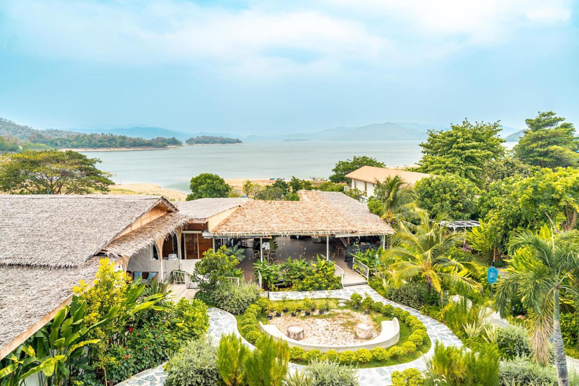 Le La Lake Resort And Spa Kaeng Kachan Exterior foto